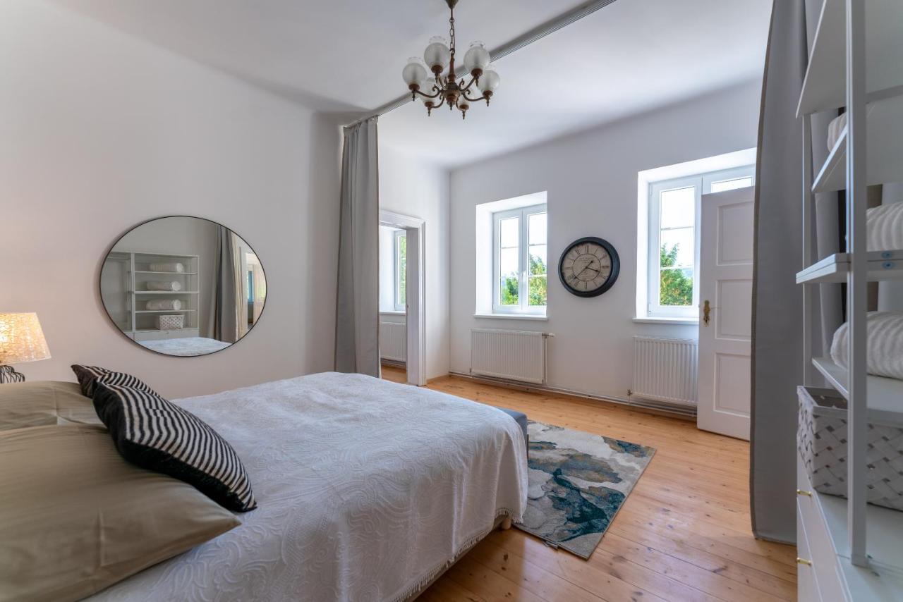 Ferienwohnung Kaiserliches Wohnen im Alten K&K Postamt OG Persenbeug Exterior foto